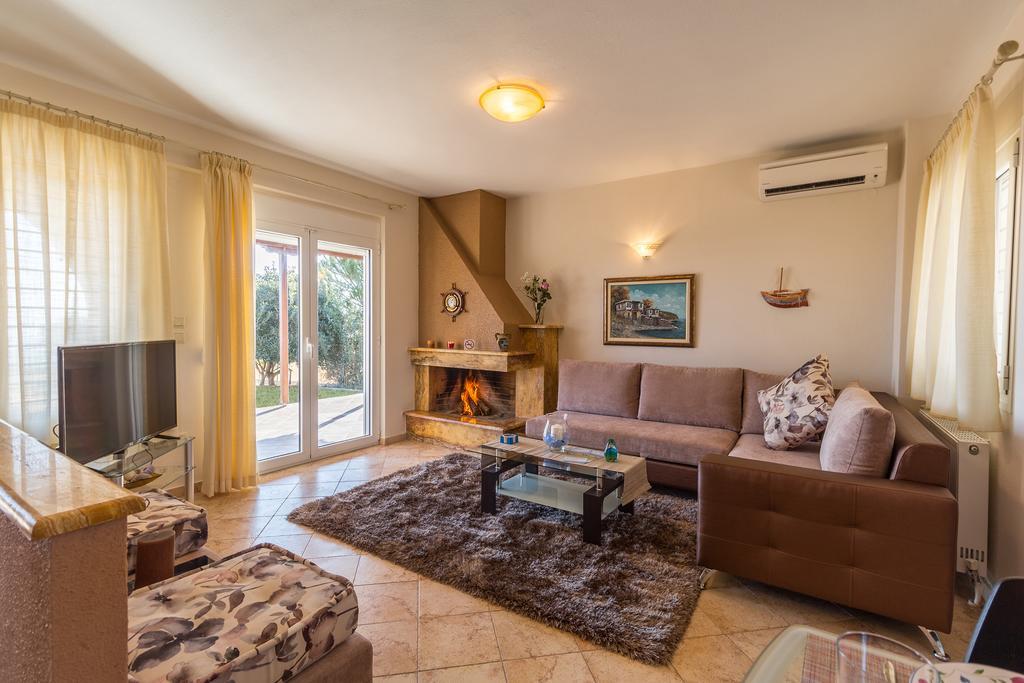 Villa Nefeli Akti Salonikiou B Áyios Nikólaos Luaran gambar